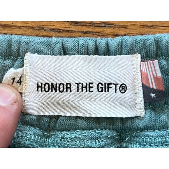 2 Pairs Honor The Gift White Green Basketball Gym Running Shorts   Boys Size 14 - Picture 3 of 8